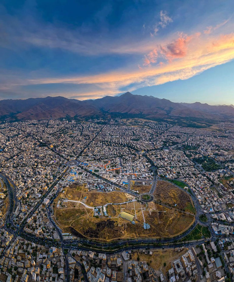 درخشش هگمتانه در جهان درخشش هگمتانه در جهان